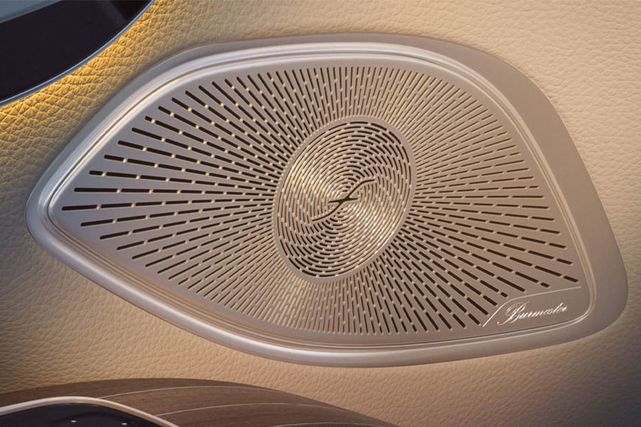 Speakers View of مرسيدس بنز إي كيو إس إس يو في