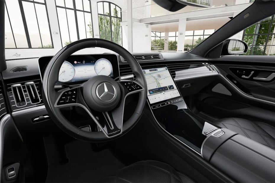 Dashboard View of مايباخ إس كلاس