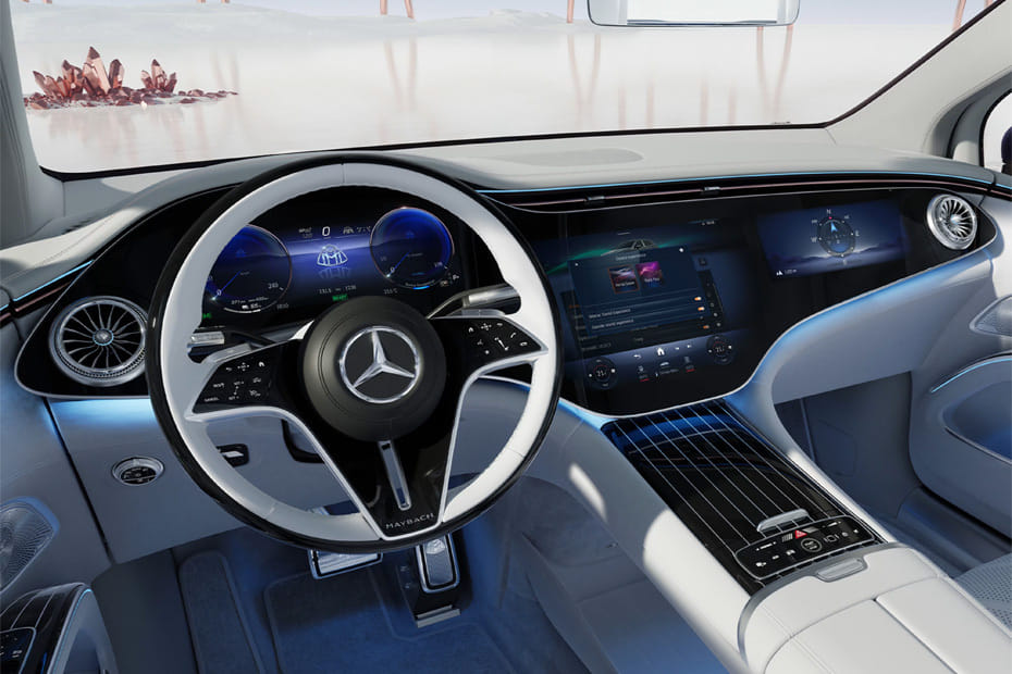 Dashboard View of مايباخ إي كيو إس