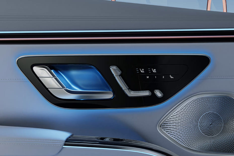 door handle interior of مرسيدس بنز مايباخ إي كيو إس