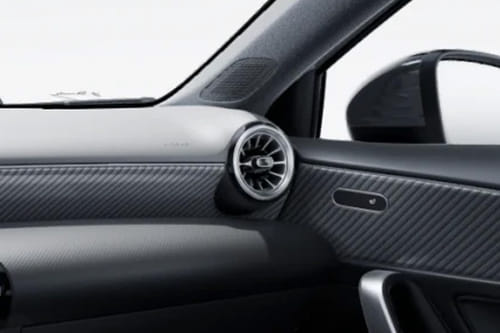 إيه إم جي إيه-كلاس سيدان Front Side Ac Vents