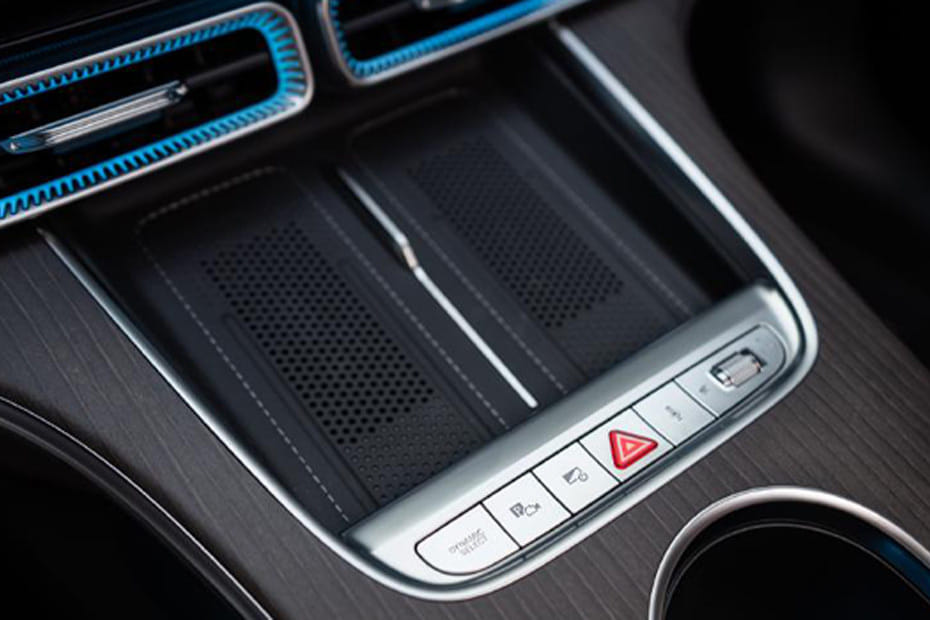 Power Accessories Outlet View of Mercedes-Benz C-Class Electric