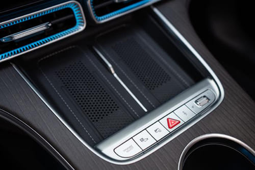 Power Accessories Outlet View of Mercedes-Benz C-Class Electric