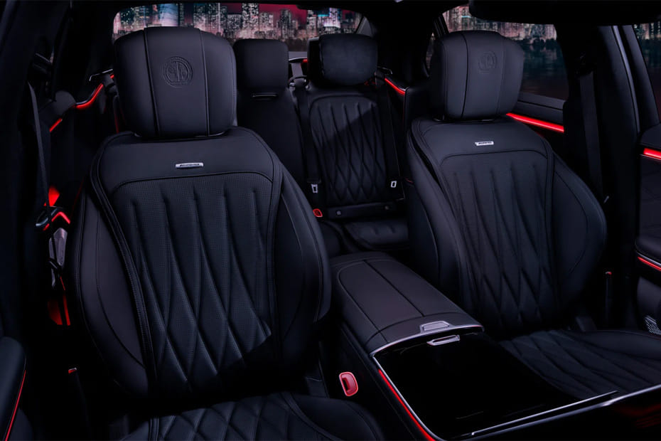 مرسيدس بنز   أس  كلاس سيدان Front And Rear Seats Together