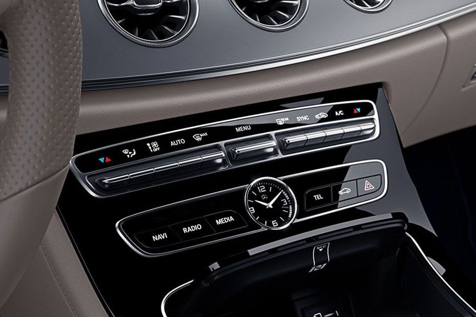 Side AC Controls of مرسيدس بنز الفئة - إي كوبيه