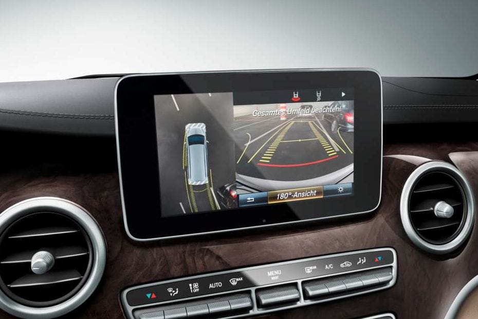 V-Class Parking Assist