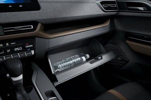 Mitsubishi Xforce Glove Box Open