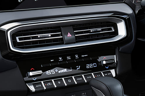 Front AC Controls of Mitsubishi Destinator
