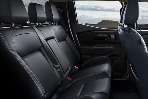 ميتسوبيشي L200 Rear Seats