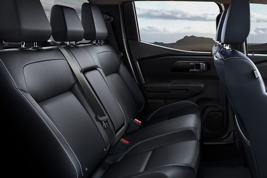 ميتسوبيشي L200 Rear Seats