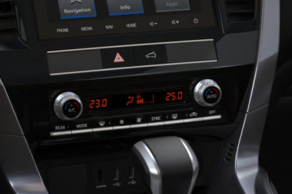 Front AC Controls of Mitsubishi Montero Sport