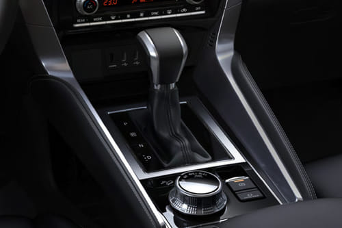 ميتسوبيشي مونتيرو سبورت Gear Shifter