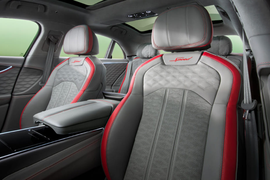 فلاينج سبير Front Seats