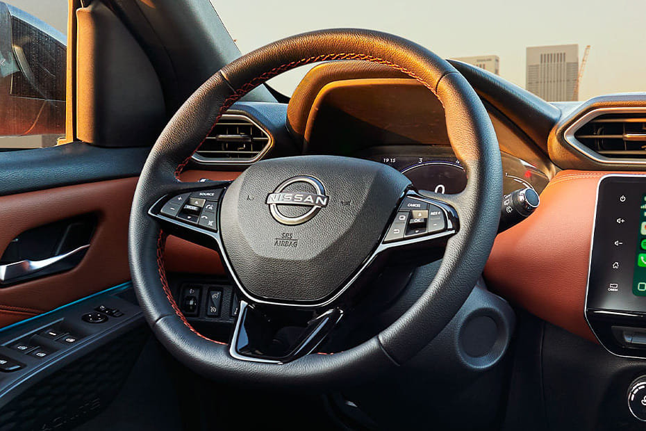 نيسان ماغنيت Steering Wheel