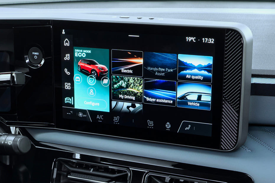 Stereo View of ميكرا إي في