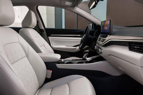 ألتيما Front Seats