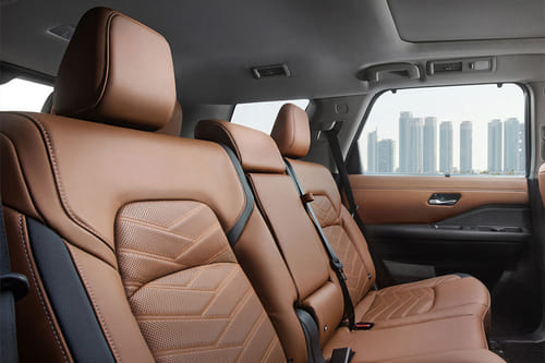 باثفايندر Front Seats