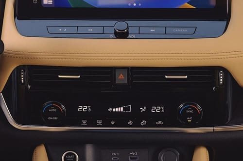 Front AC Controls of Nissan X-Trail
