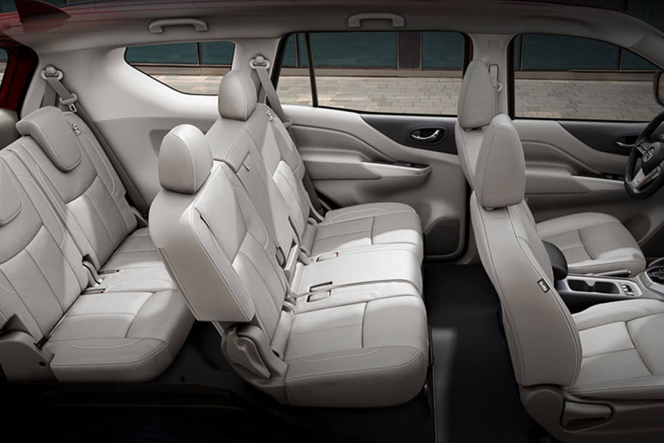 Nissan Xterra Front And Rear Seats Together