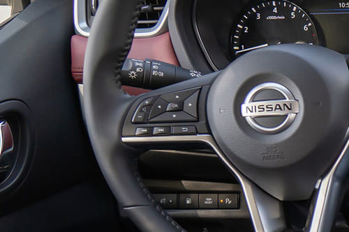 نيسان  إسكتيرا  Multi Function Steering