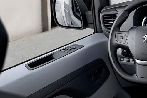 Front AC Controls of Peugeot Expert