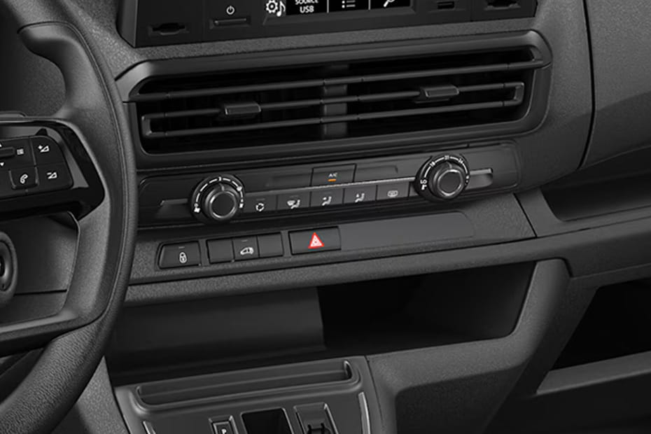 Front AC Controls of Peugeot Expert