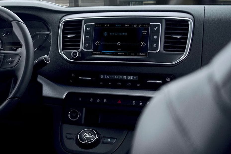 Front AC Controls of Peugeot Traveller