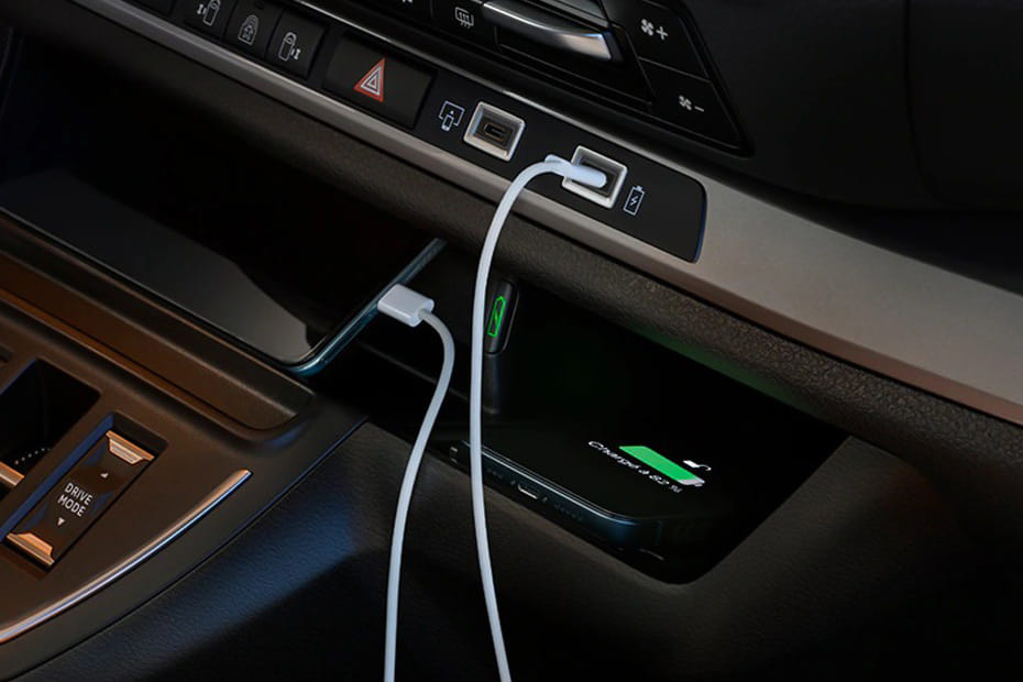 Power Accessories Outlet View of بيجو ترافيلر