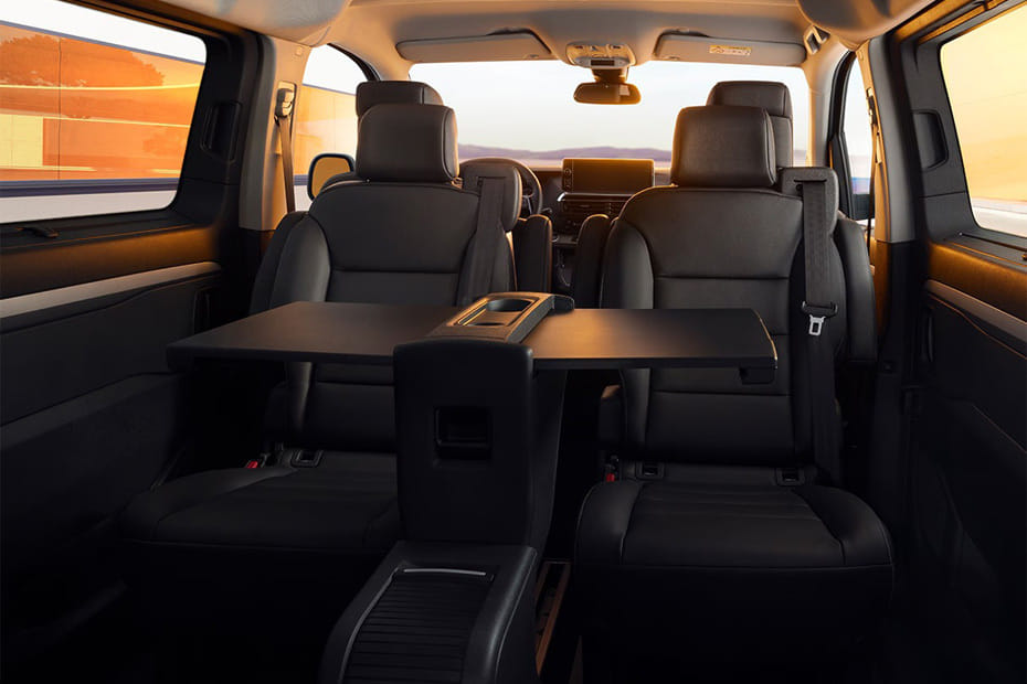 بيجو ترافيلر Rear Seats