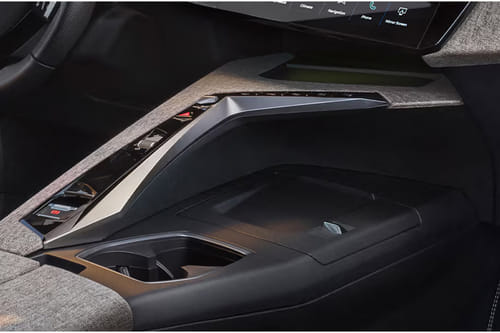 Center Controls of بيجو 5008