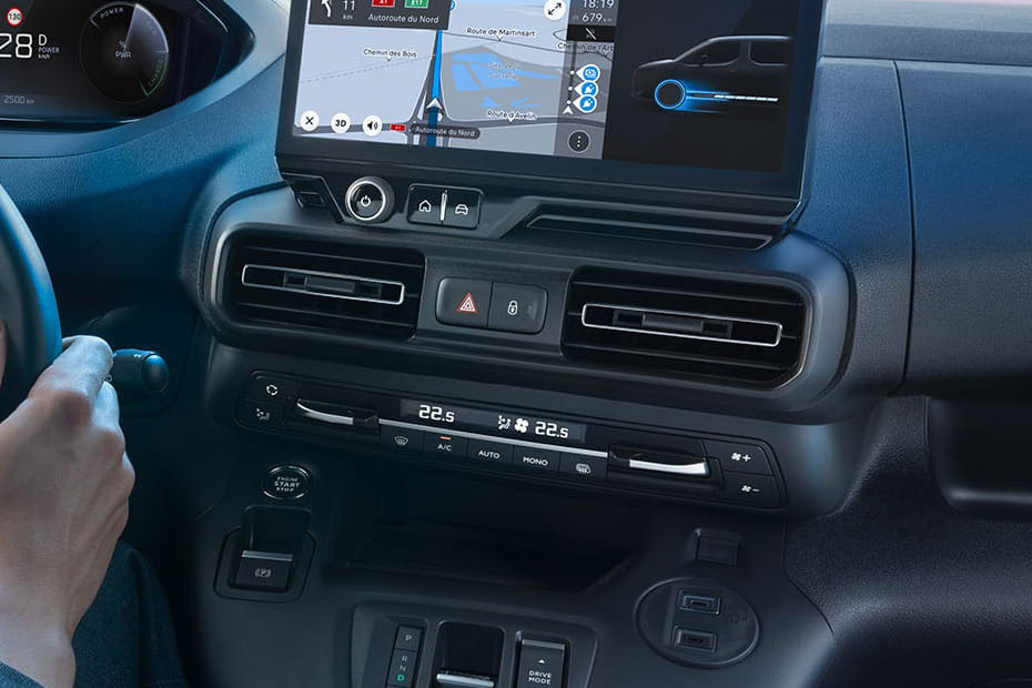 Front AC Controls of بيجو بارتنر