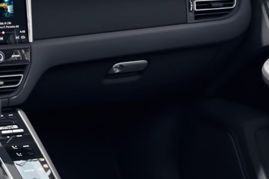 بورش ماكان Glove Box