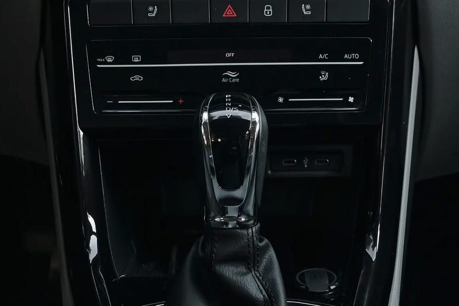 سكودا كوشاك Gear Shifter