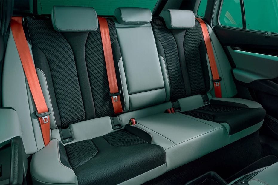 سكودا إيلروك Rear Seats