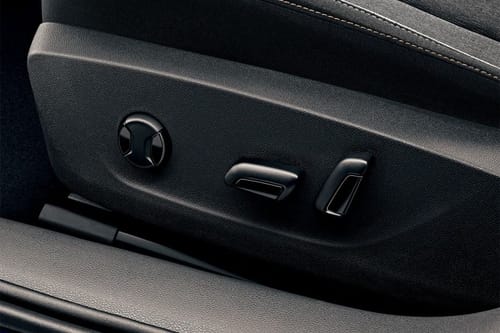 سكودا سكالا 2025 Seat Adjustment Controllers