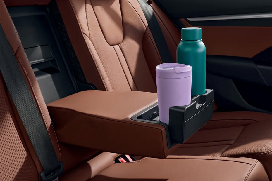 اوكتافيا Armrest Rear
