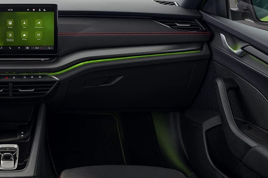 سكودا أوكتافيا آر إس Glove Box