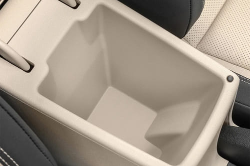 Slavia Front Center Divider