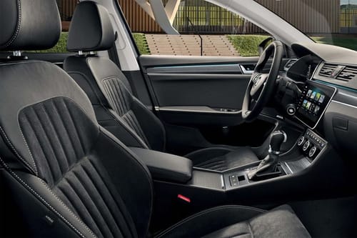 سوبيرب (2022-2025) Front Seats