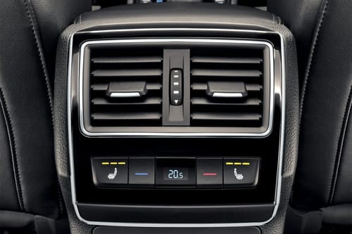 سوبيرب (2022-2025) Rear AC Controls
