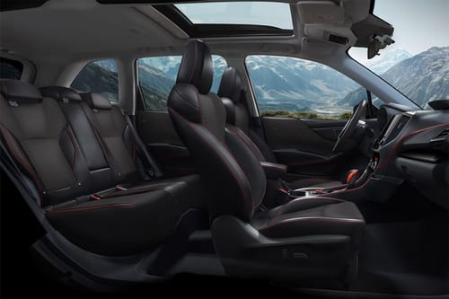 سوبارو فوريستر Front And Rear Seats Together