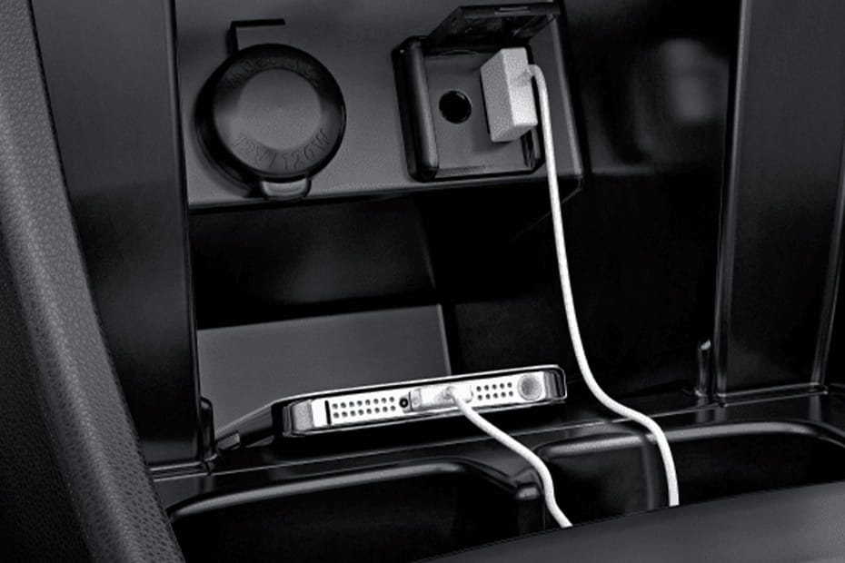 Power Accessories Outlet View of سوزوكي سياز