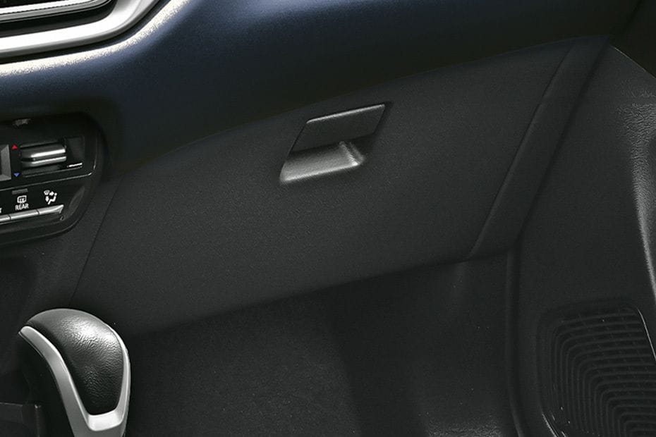 سوزوكي بالينو Glove Box