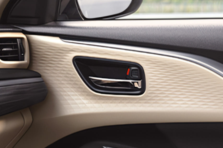 door handle interior of Suzuki Dzire