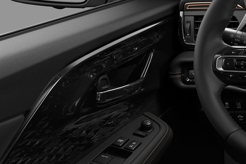 door handle interior of Suzuki Across
