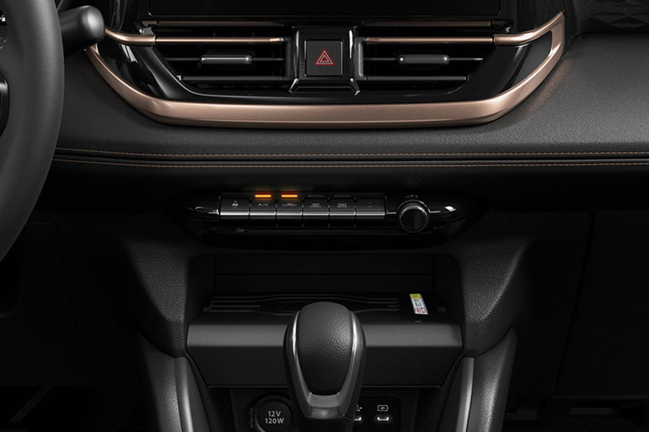 Front AC Controls of Suzuki Across