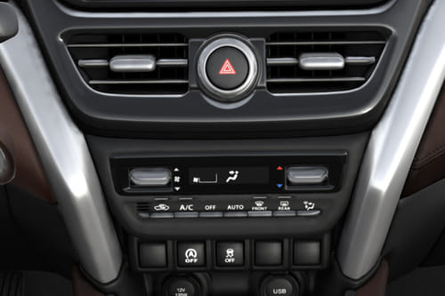 Front AC Controls of Suzuki Grand Vitara