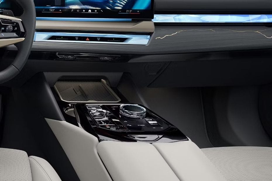 Center Controls of BMW 5 Series