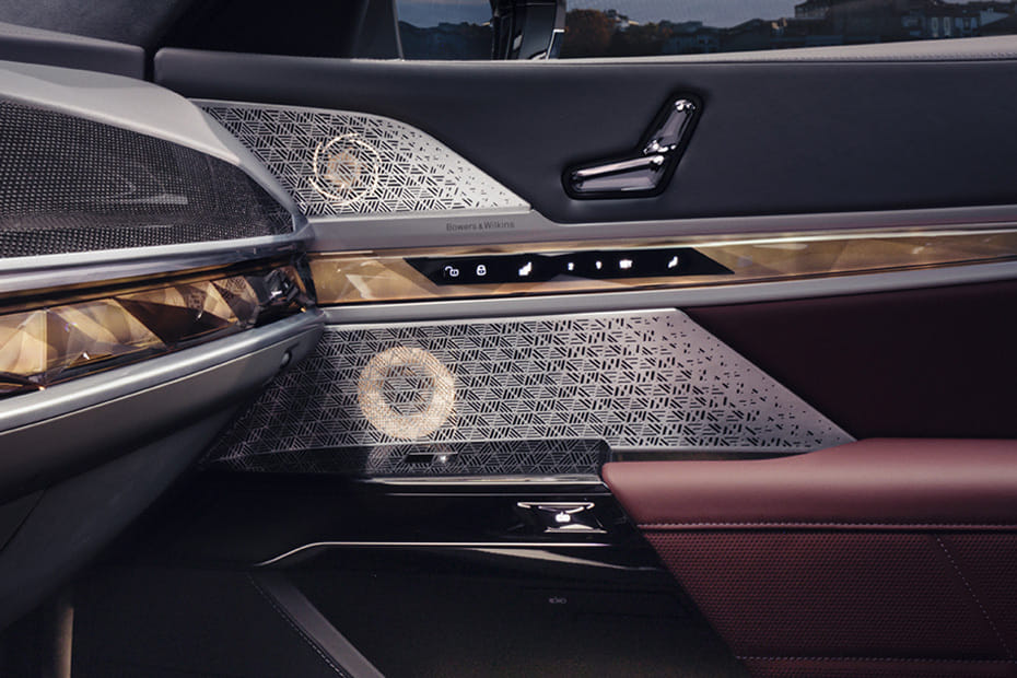 Speakers View of BMW 7 Series