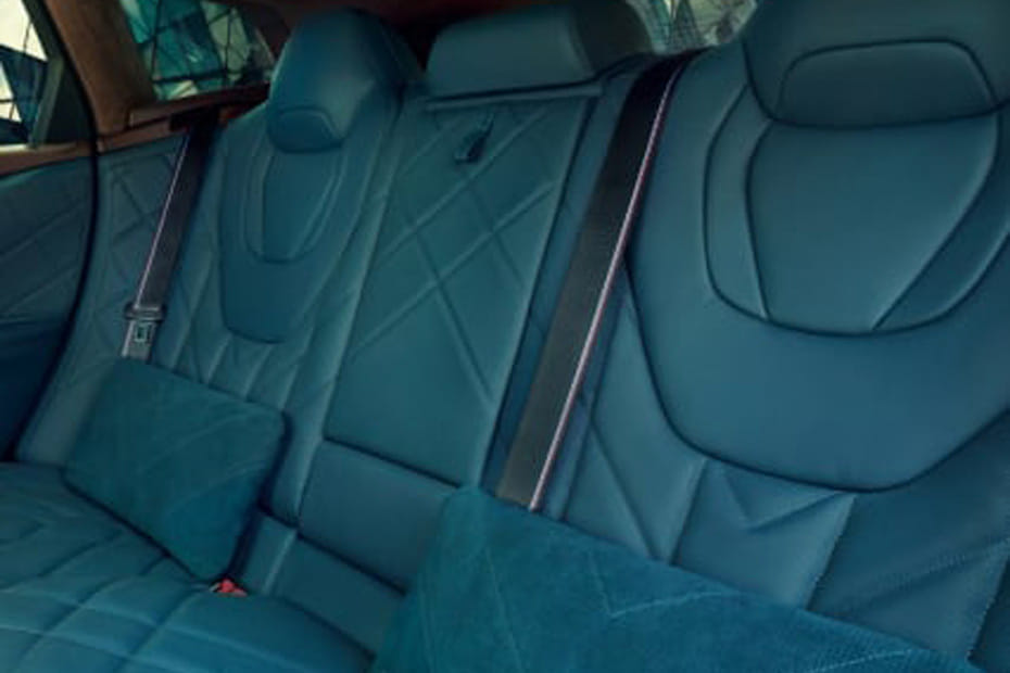 بي إم دبليو XM Rear Seats